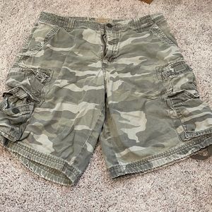 Lee brand Men’s cargo shorts